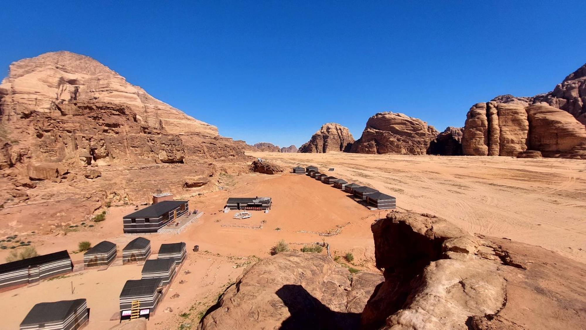 Beduin Star Trail Camp Bed and Breakfast Wadi Rum Eksteriør billede