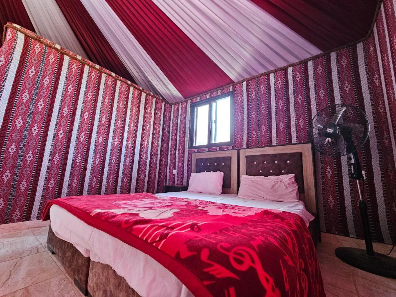 Beduin Star Trail Camp Bed and Breakfast Wadi Rum Eksteriør billede
