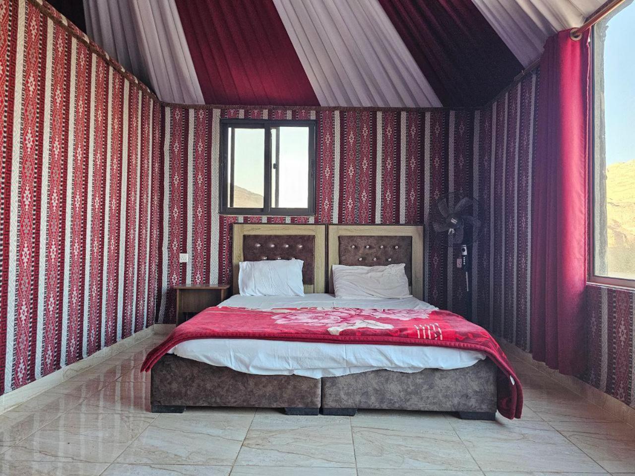 Beduin Star Trail Camp Bed and Breakfast Wadi Rum Eksteriør billede