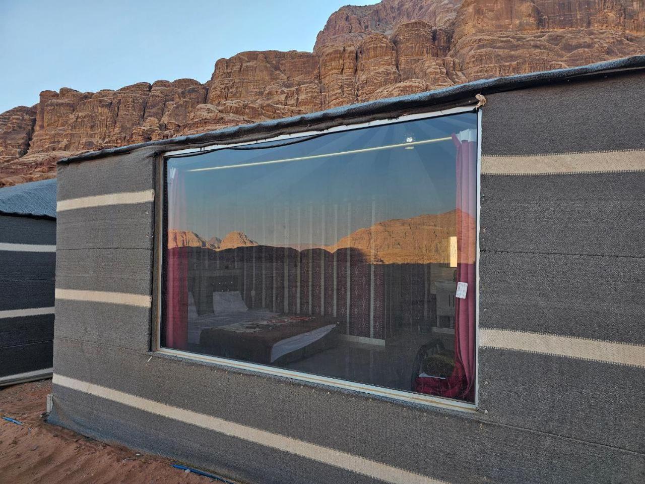 Beduin Star Trail Camp Bed and Breakfast Wadi Rum Eksteriør billede