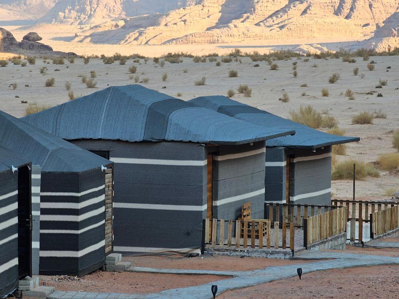Beduin Star Trail Camp Bed and Breakfast Wadi Rum Eksteriør billede
