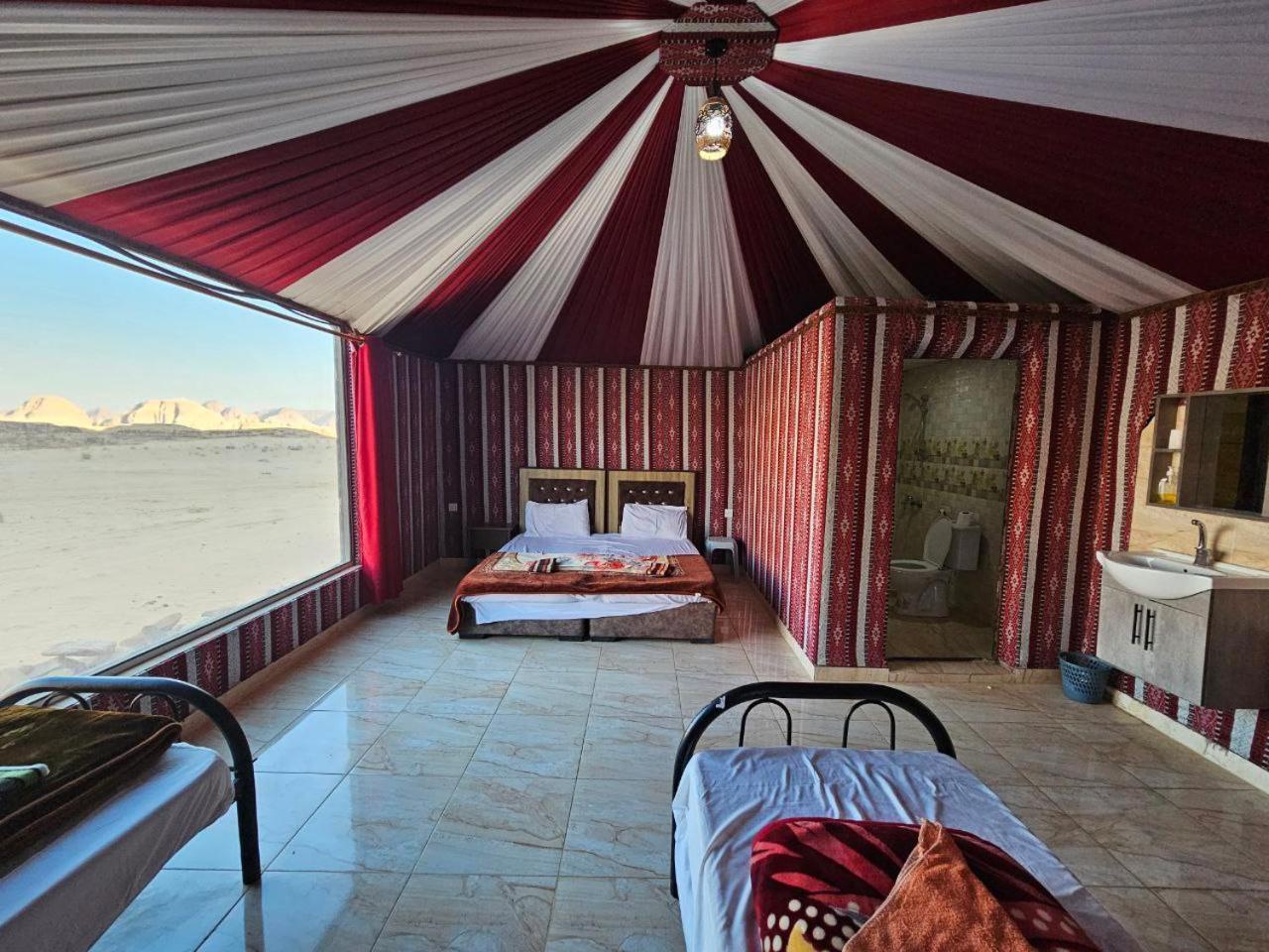 Beduin Star Trail Camp Bed and Breakfast Wadi Rum Eksteriør billede