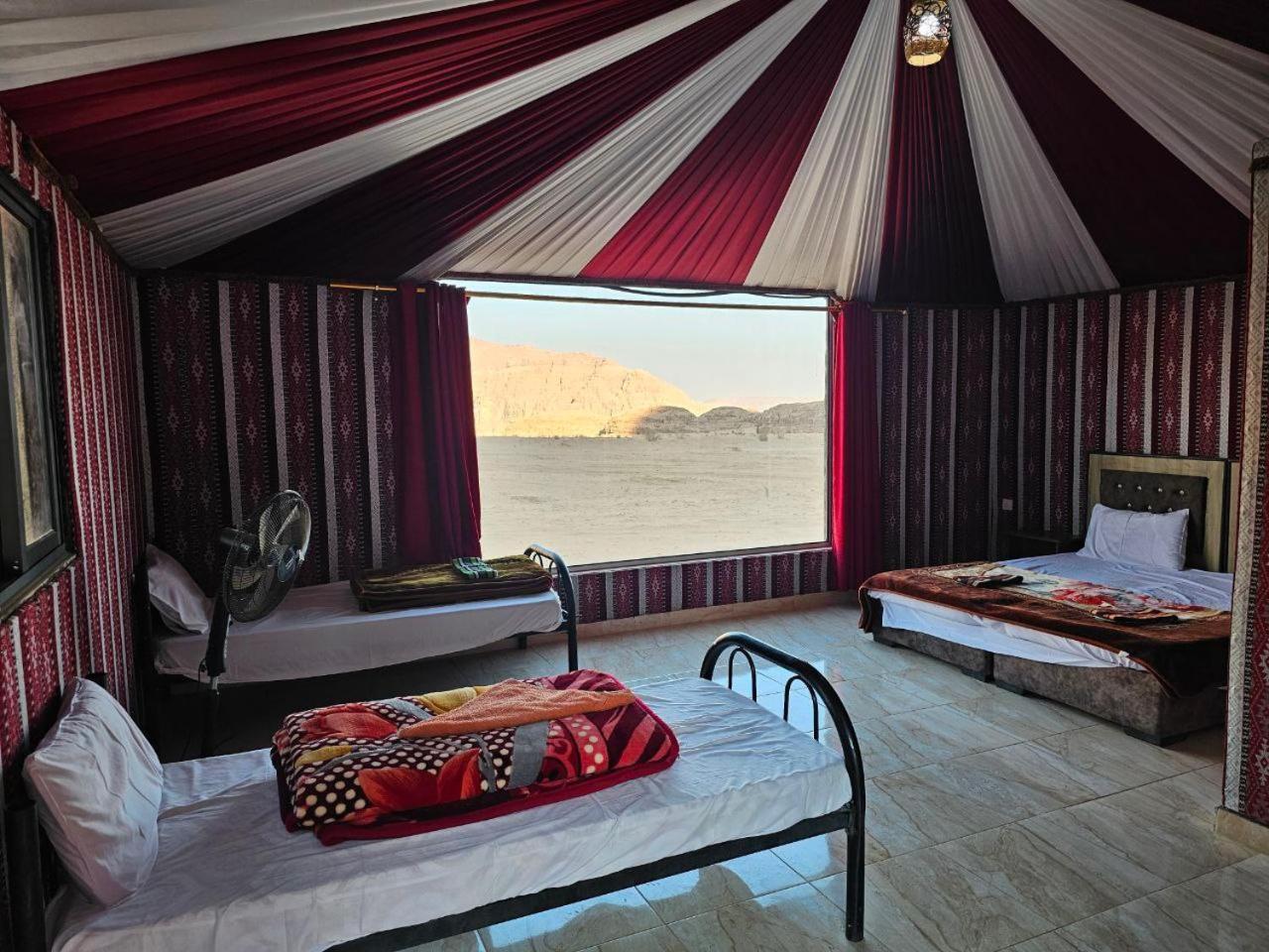Beduin Star Trail Camp Bed and Breakfast Wadi Rum Eksteriør billede