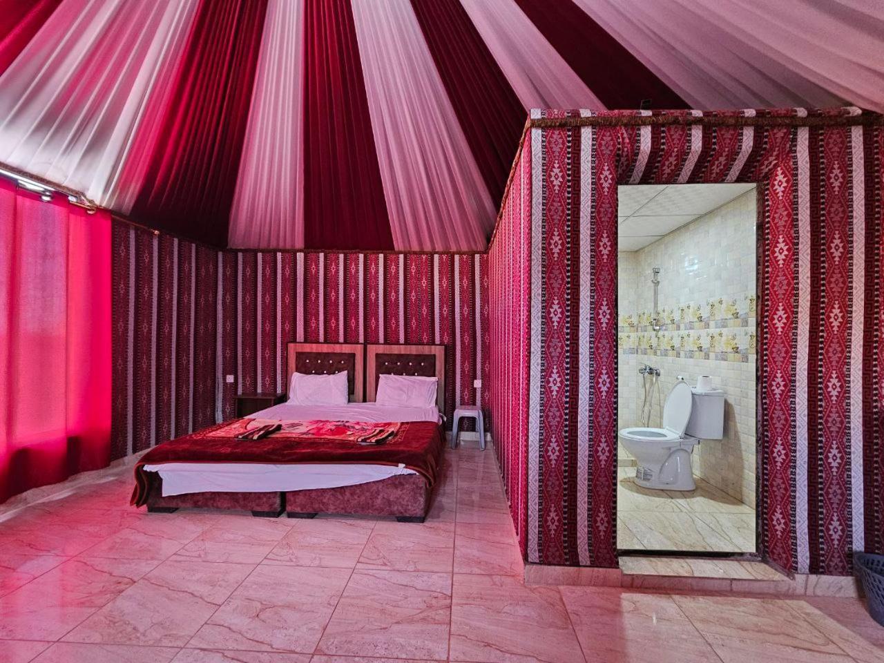 Beduin Star Trail Camp Bed and Breakfast Wadi Rum Eksteriør billede