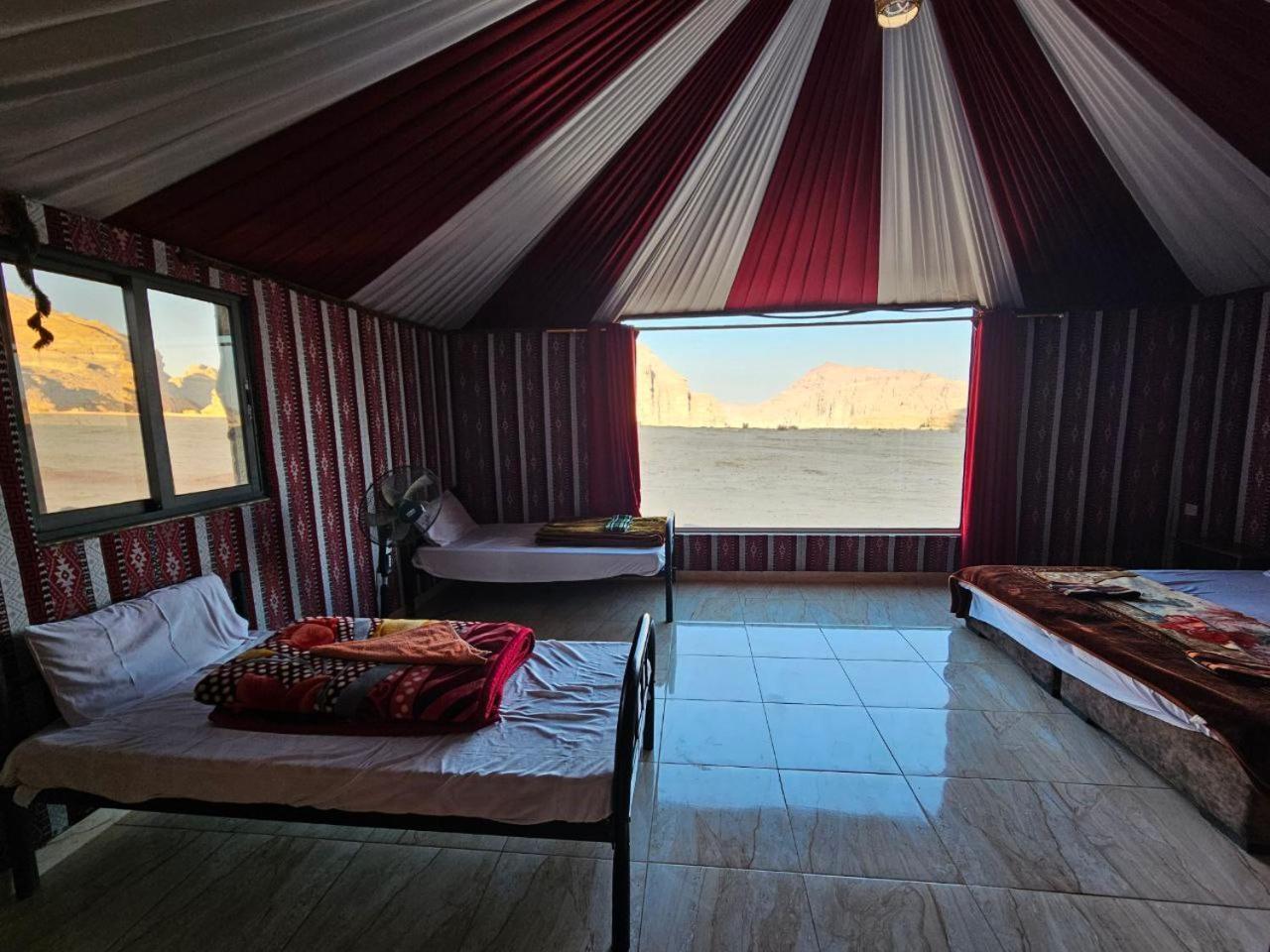Beduin Star Trail Camp Bed and Breakfast Wadi Rum Eksteriør billede