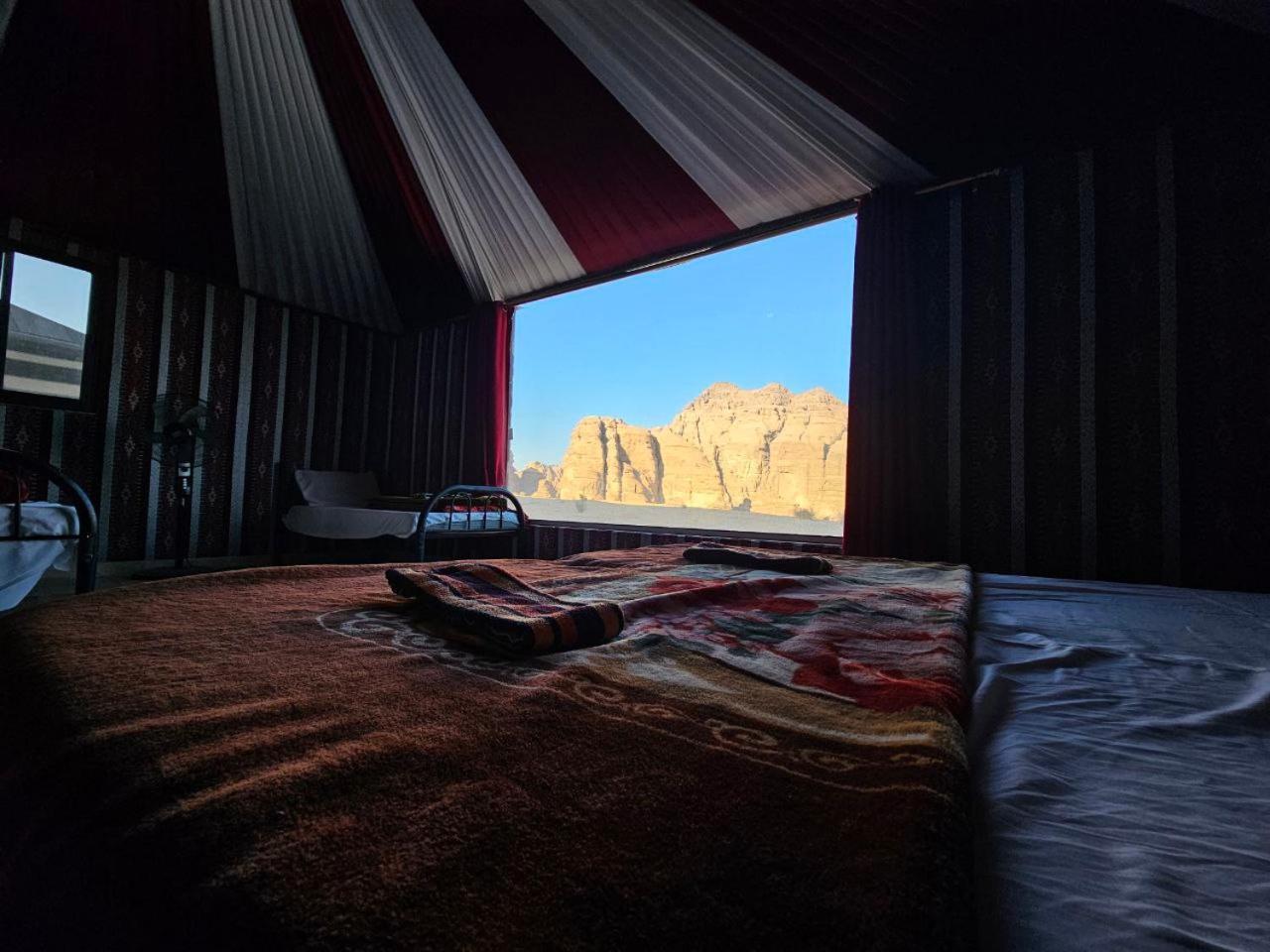 Beduin Star Trail Camp Bed and Breakfast Wadi Rum Eksteriør billede