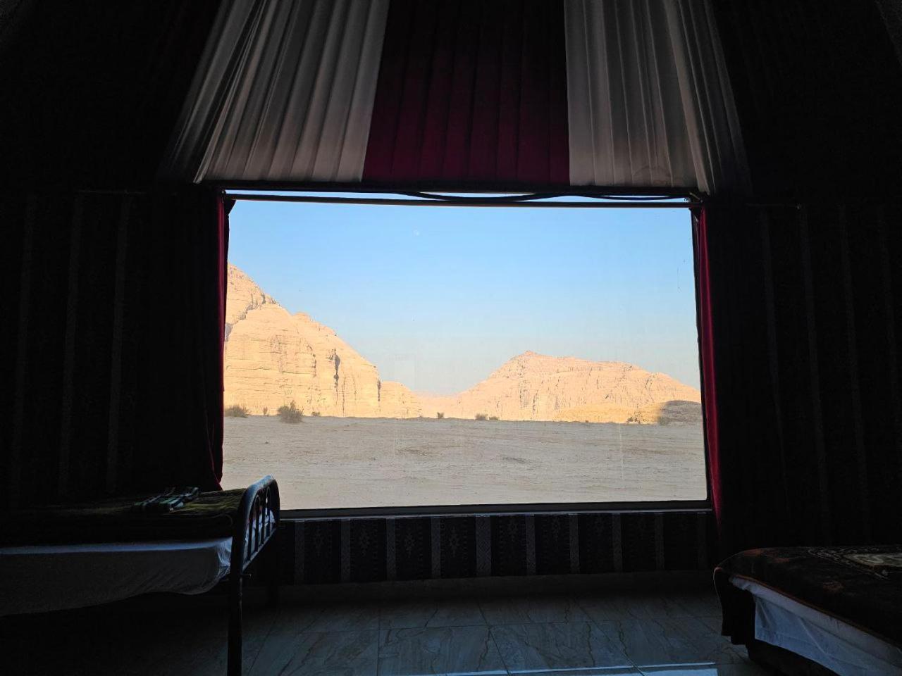 Beduin Star Trail Camp Bed and Breakfast Wadi Rum Eksteriør billede